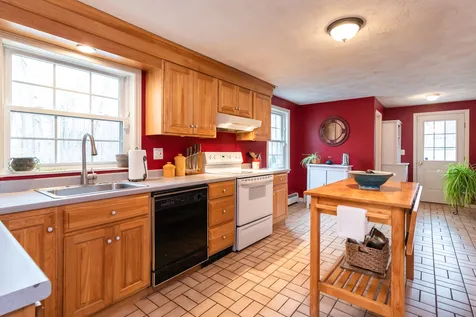 9 Heritage Lane Derry NH 03038