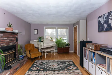9 Heritage Lane Derry NH 03038