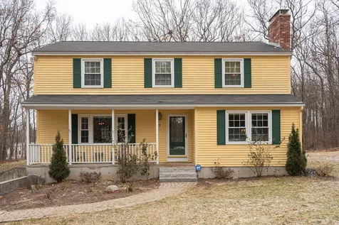 9 Heritage Lane Derry NH 03038