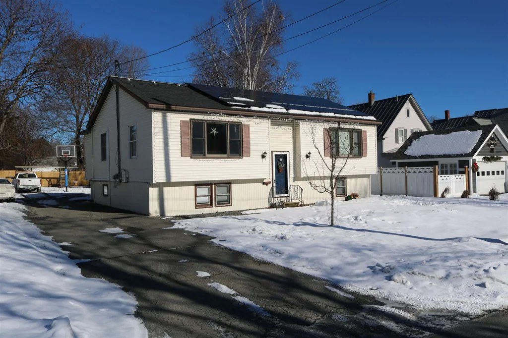 53 Hawthorn Street Hartford VT 05001
