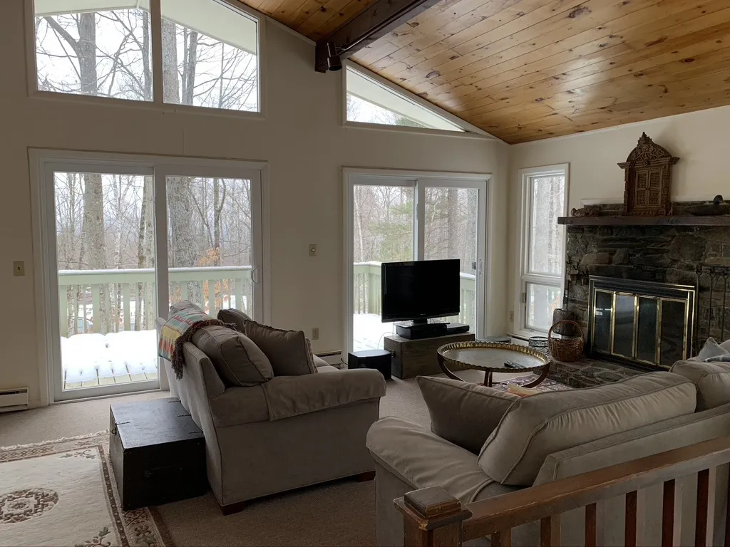 43 Pauline Cole Drive Hartford VT 05059