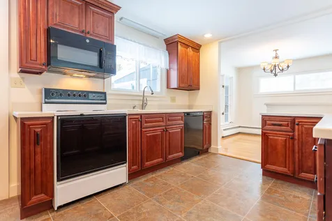 15 Tobey Street Hampton NH 03842