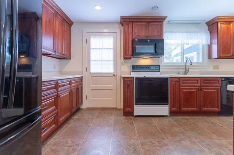 15 Tobey Street Hampton NH 03842