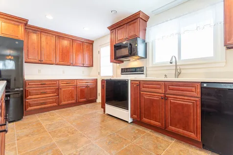 15 Tobey Street Hampton NH 03842
