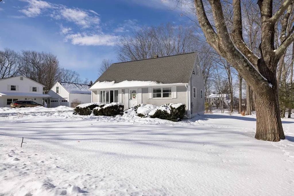 7 Coolidge Drive Portsmouth NH 03801