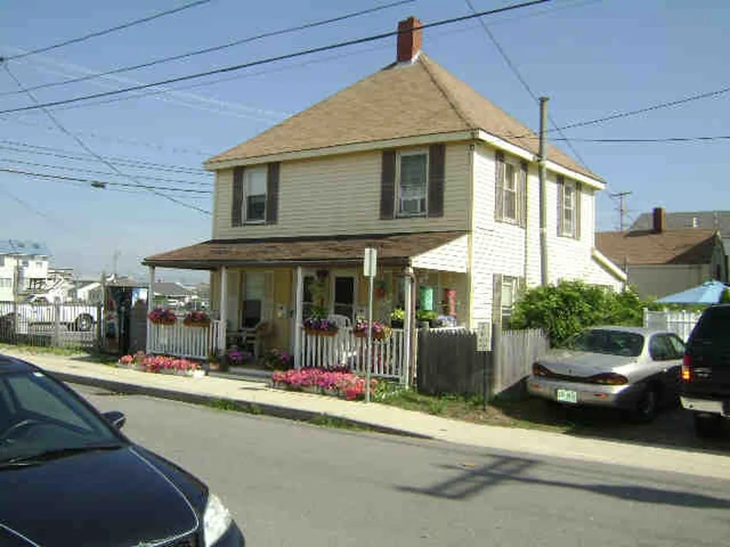 26 B Street Hampton NH 03842