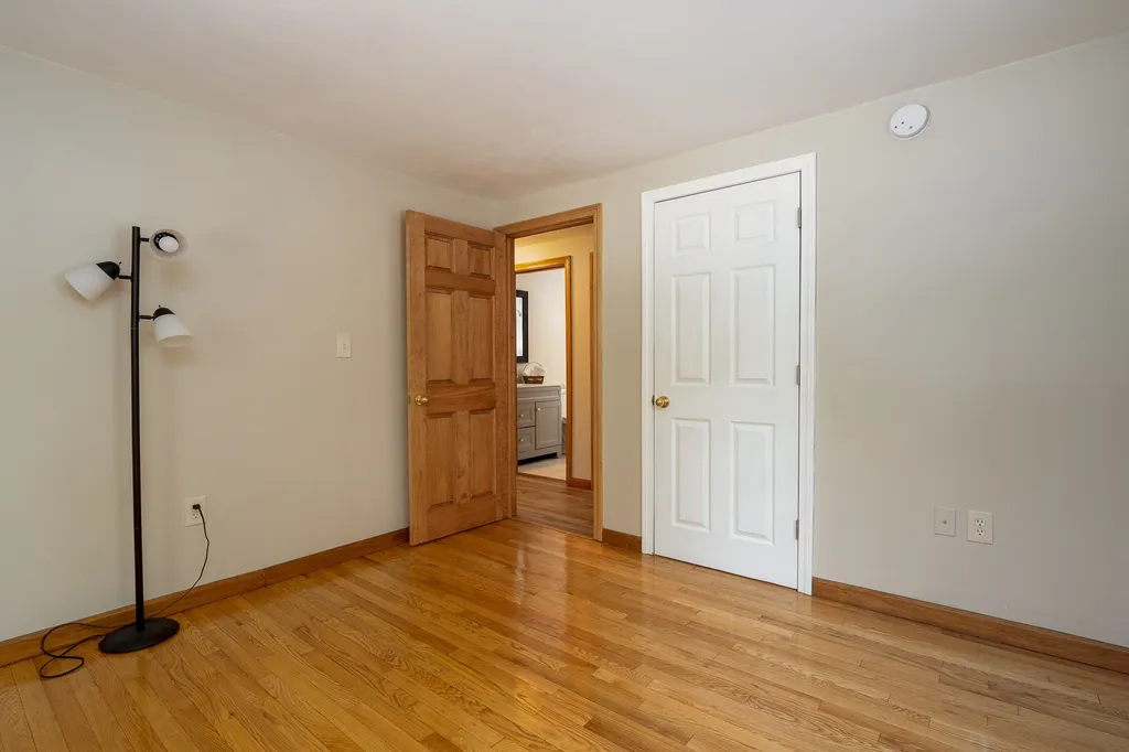 34 Wells Village Road Sandown NH 03873