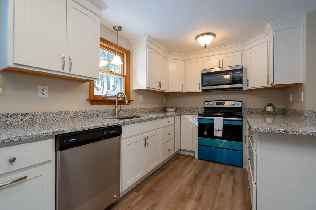 34 Wells Village Road Sandown NH 03873