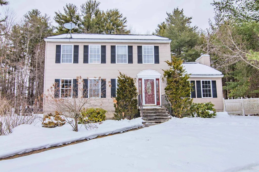 21 Magnolia Lane Derry NH 03038