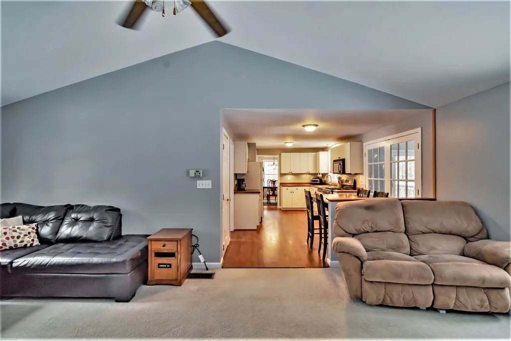 21 Magnolia Lane Derry NH 03038