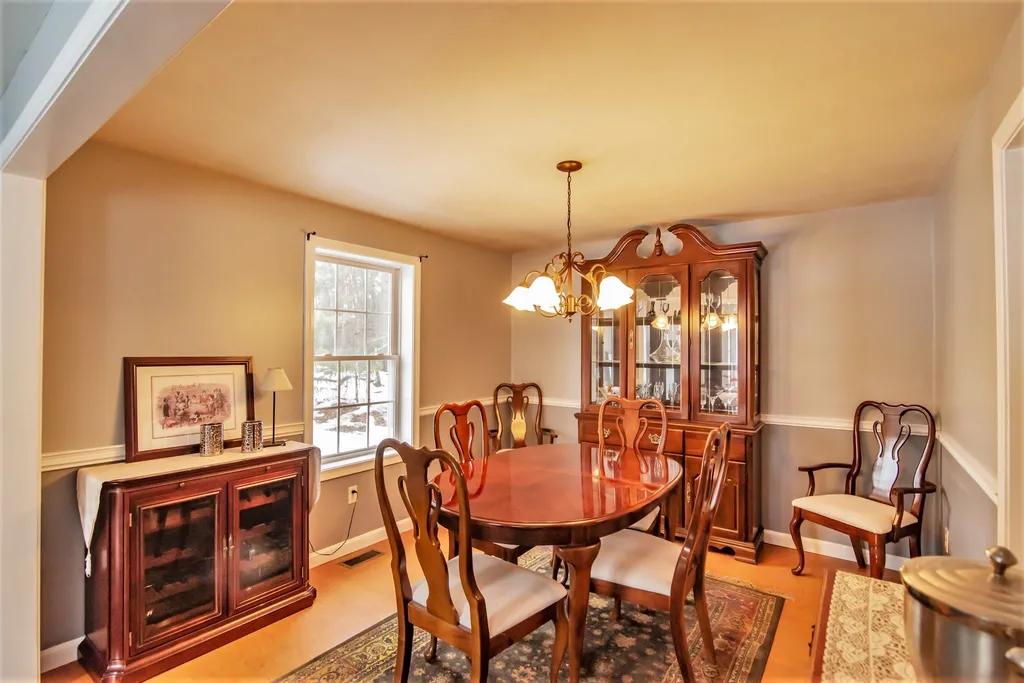 21 Magnolia Lane Derry NH 03038