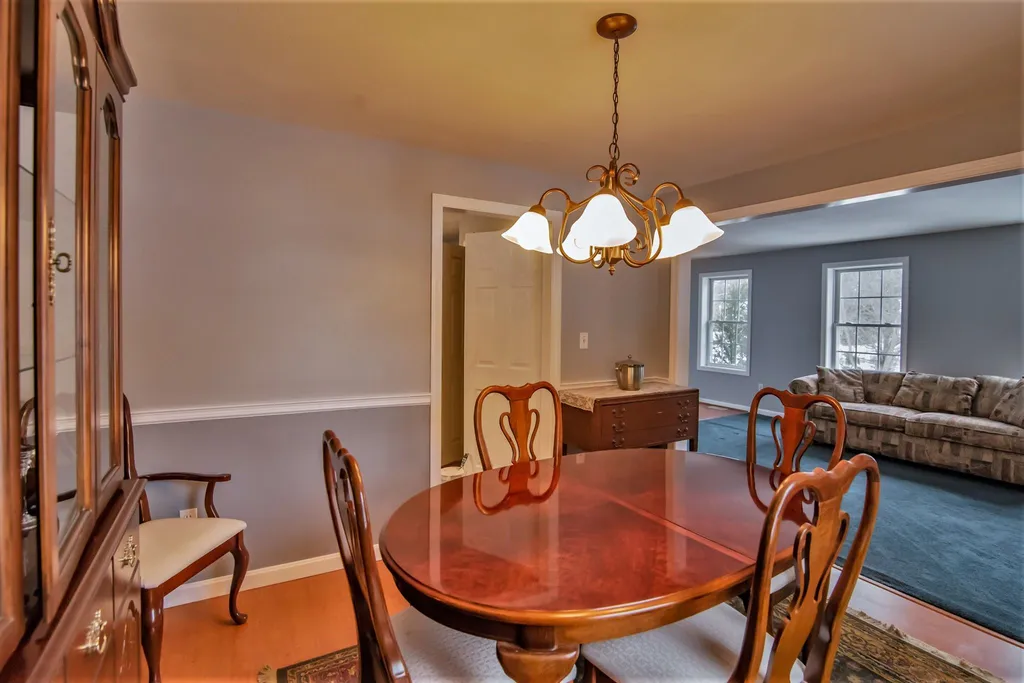 21 Magnolia Lane Derry NH 03038