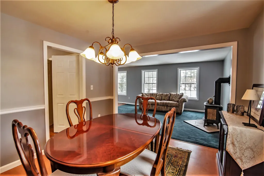 21 Magnolia Lane Derry NH 03038