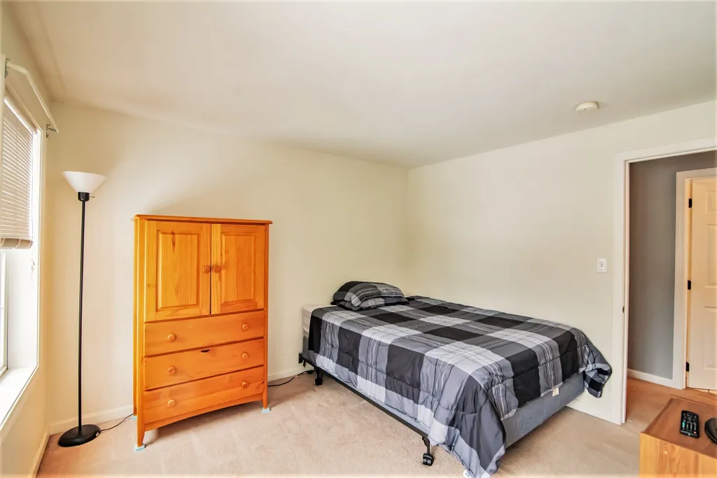 21 Magnolia Lane Derry NH 03038