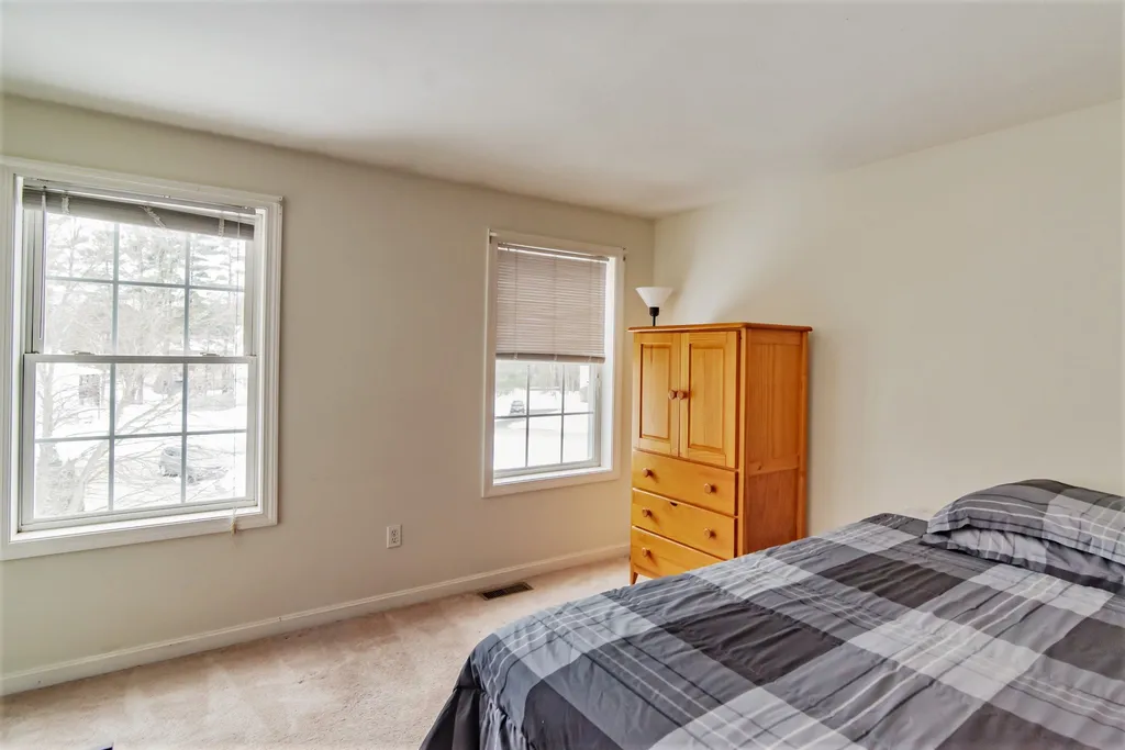 21 Magnolia Lane Derry NH 03038