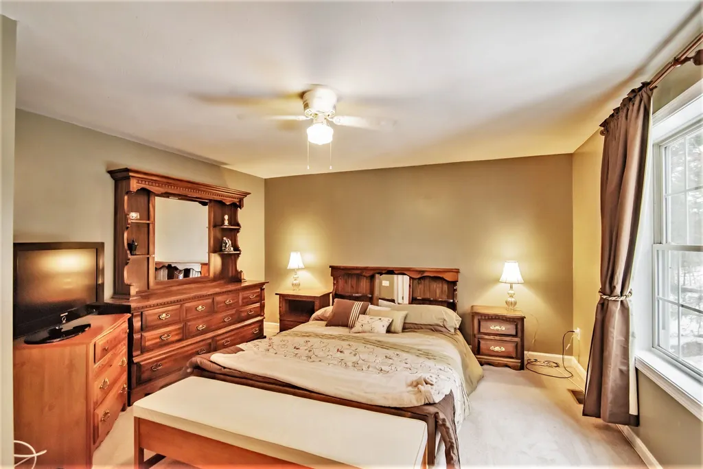 21 Magnolia Lane Derry NH 03038