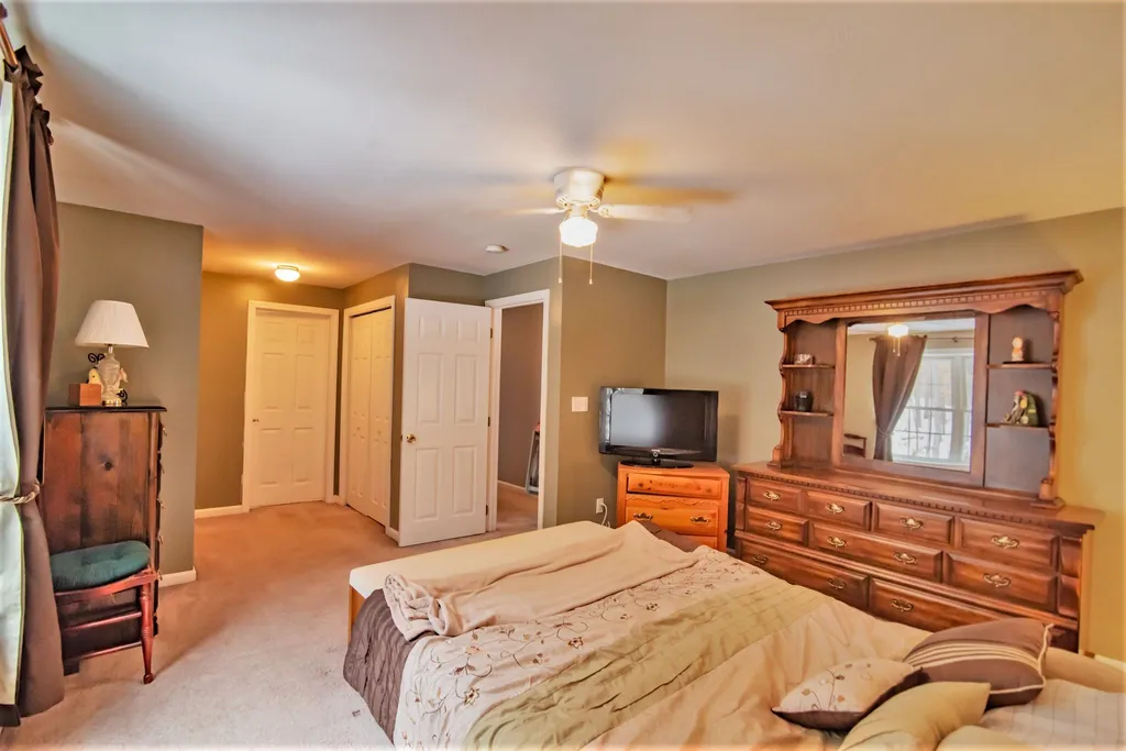 21 Magnolia Lane Derry NH 03038