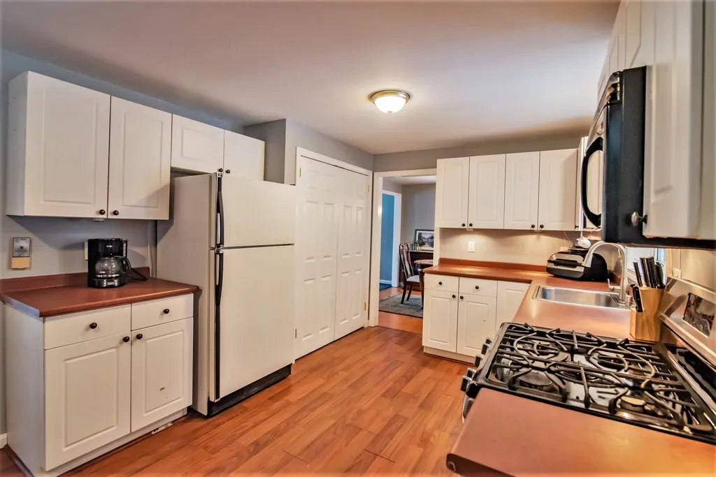 21 Magnolia Lane Derry NH 03038