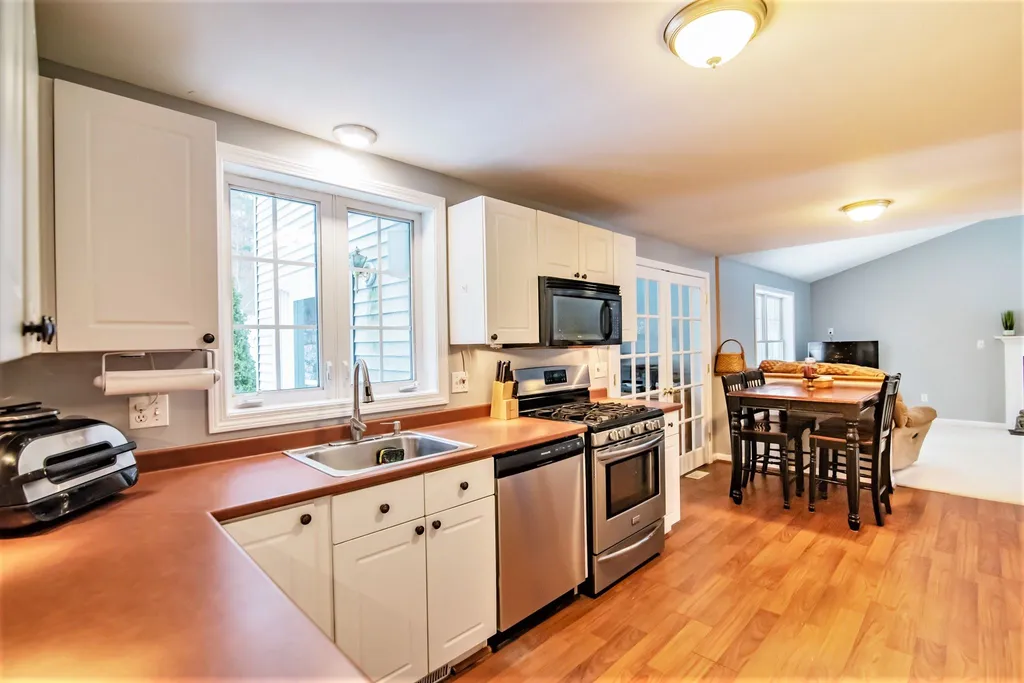21 Magnolia Lane Derry NH 03038