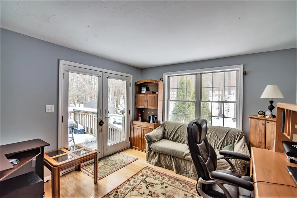 21 Magnolia Lane Derry NH 03038