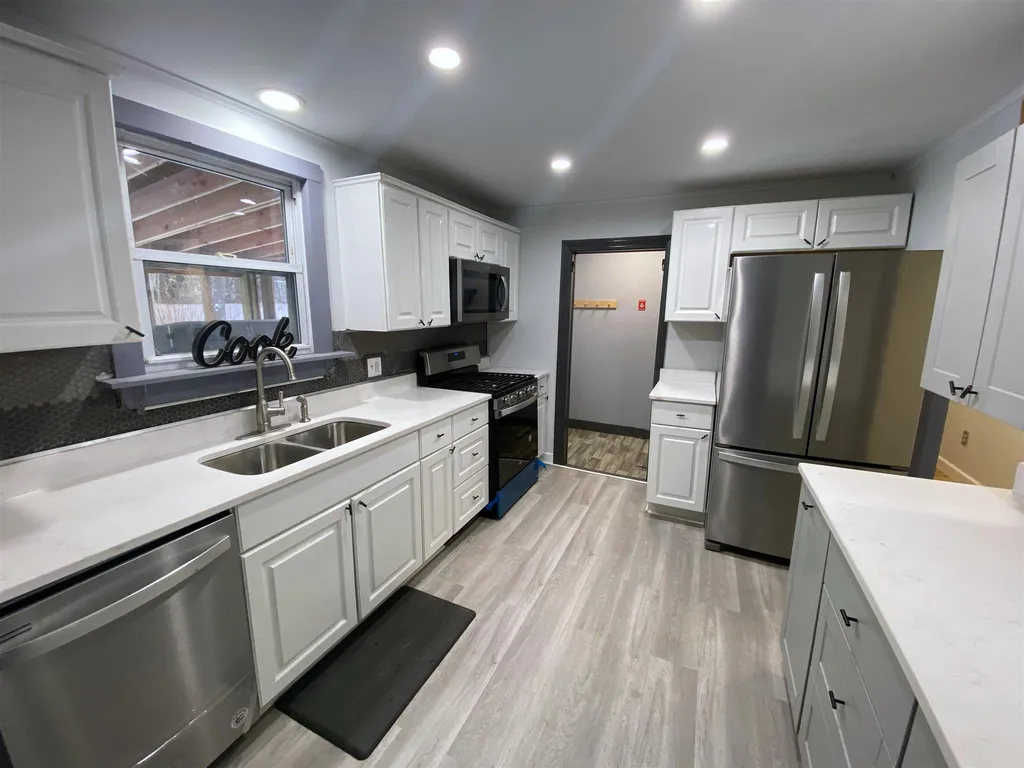 39 Cedar Street Hartford VT 05001