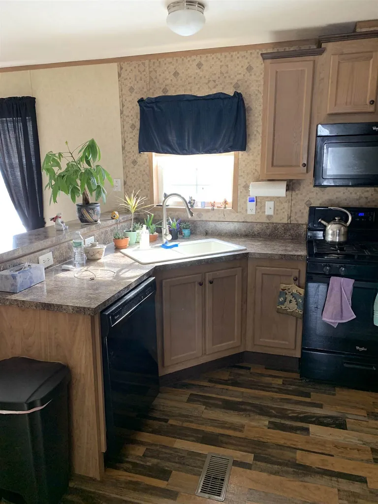 32 Mavis Avenue Rochester NH 03839