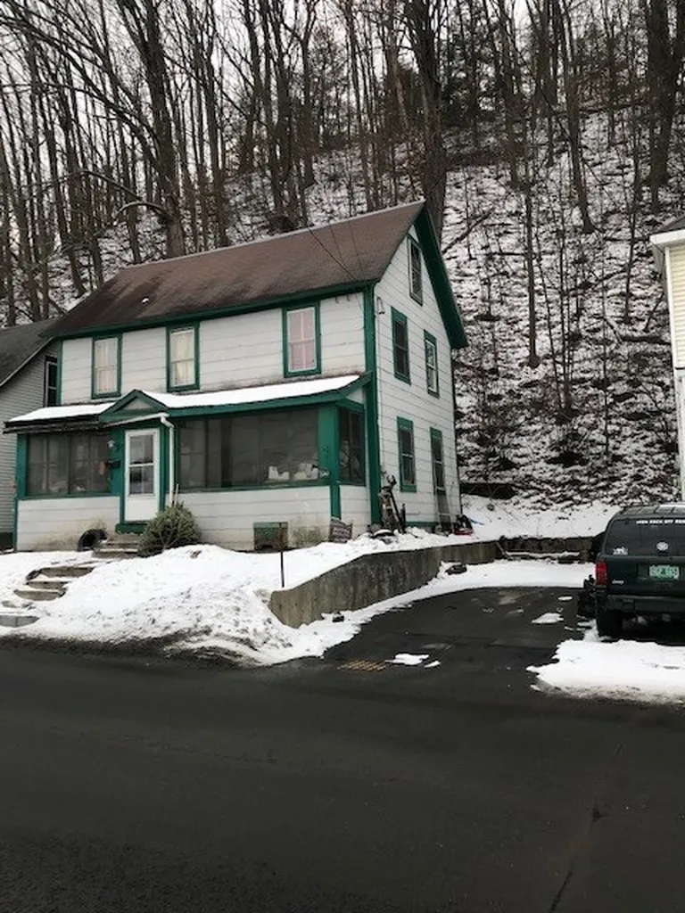 273 South Main Street Hartford VT 05001