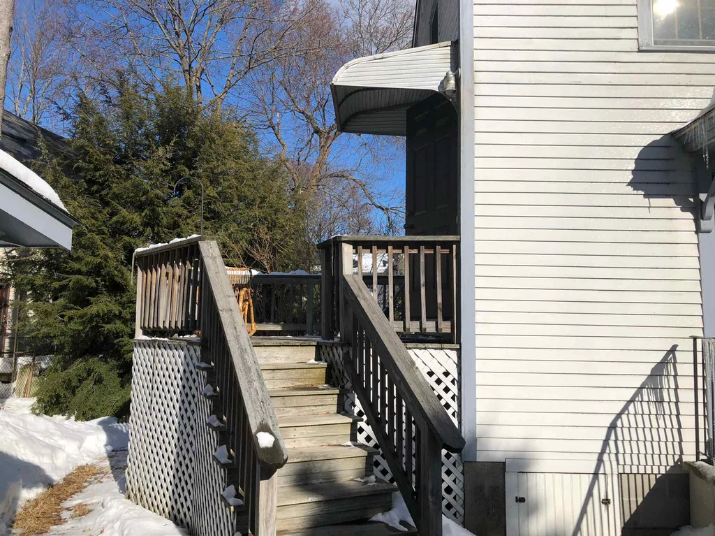 20 Hall Place Exeter NH 03833
