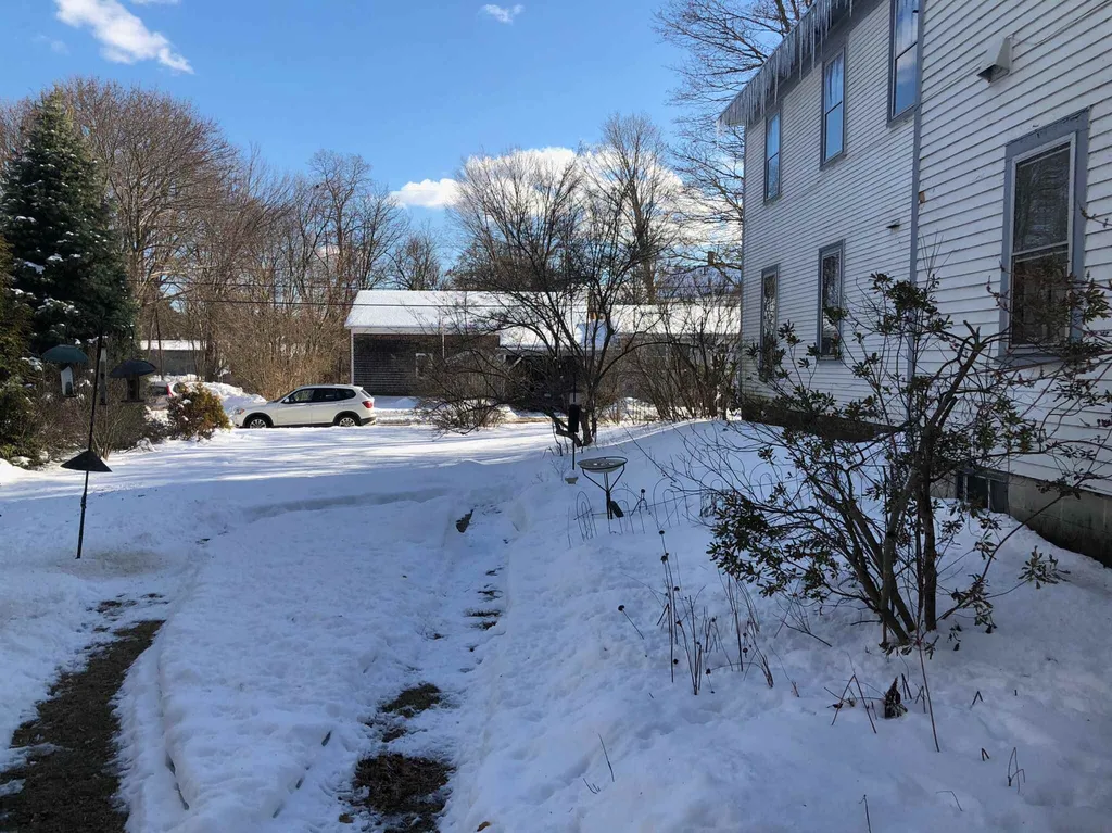 20 Hall Place Exeter NH 03833