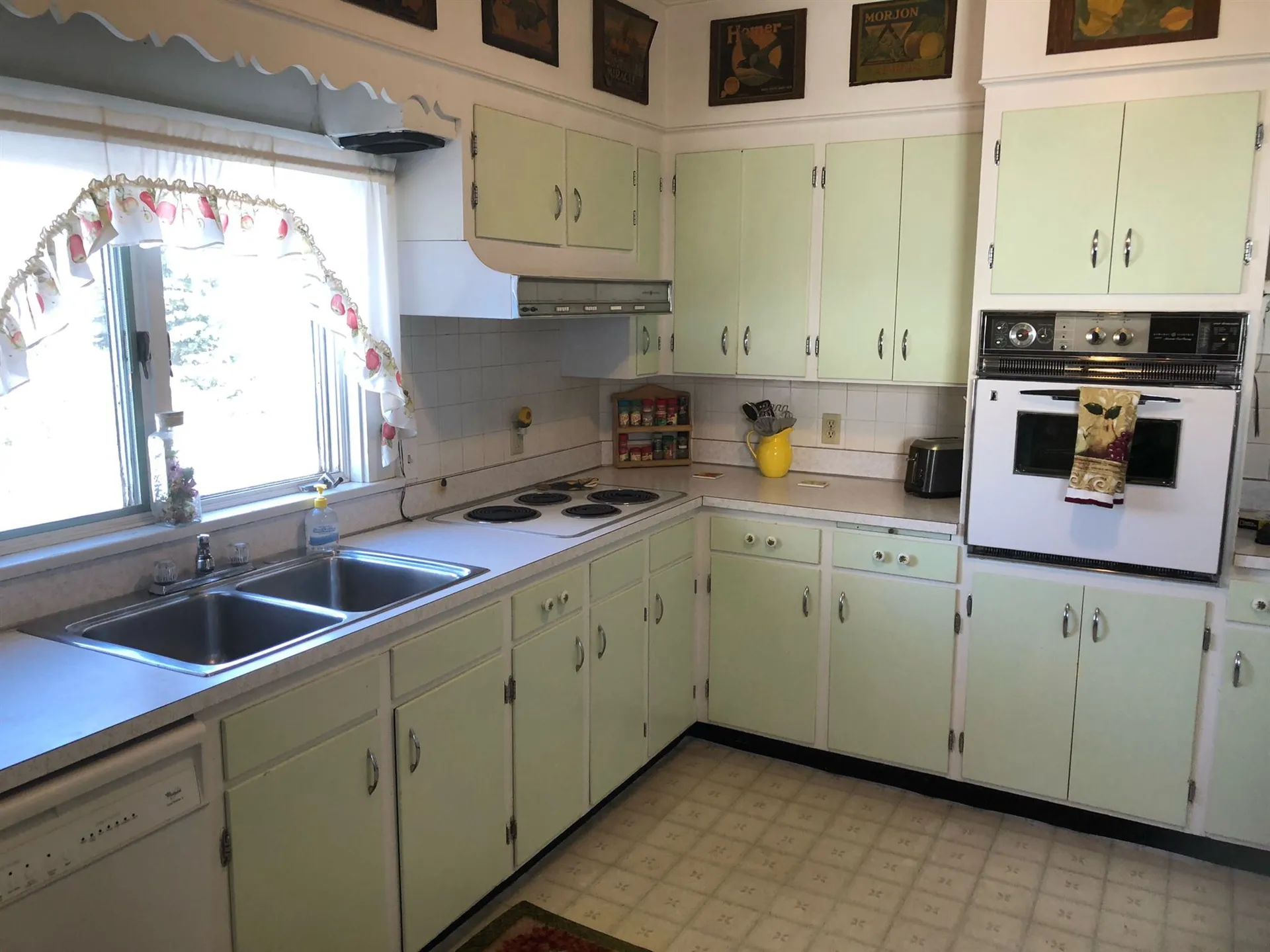 20 Hall Place Exeter NH 03833