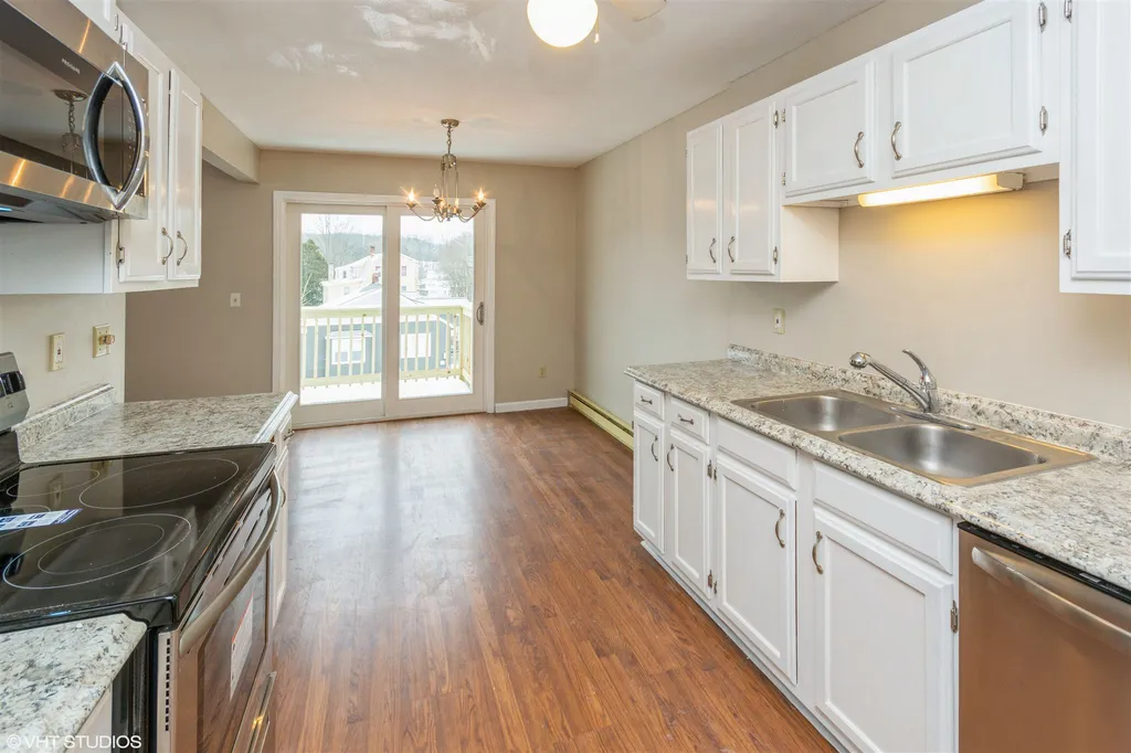 18 Lily Pond Road Hartford VT 05001