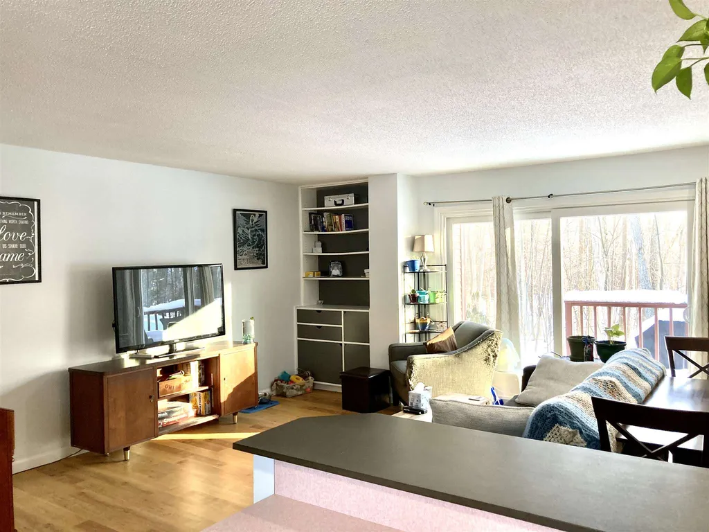 190 Oak Circle Colchester VT 05446