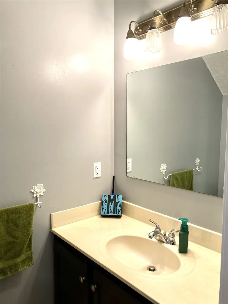190 Oak Circle Colchester VT 05446