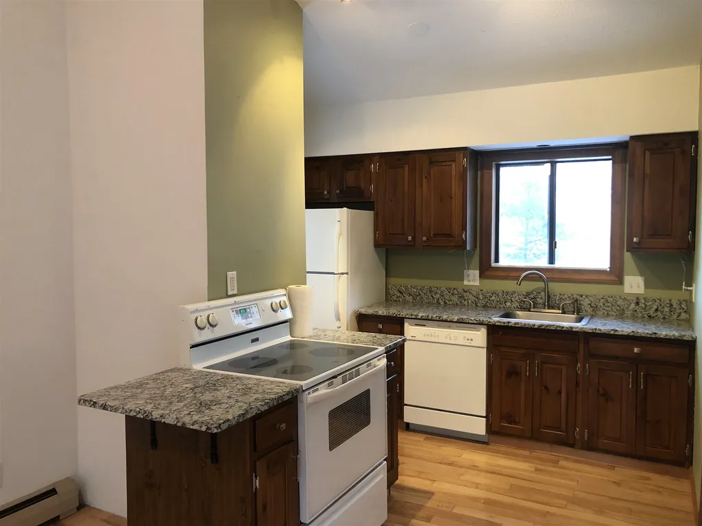 327 Old Quechee Road Hartford VT 05059