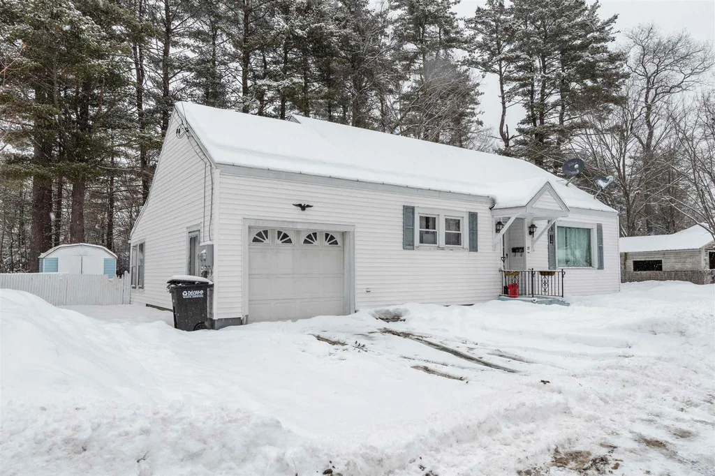 27 Mann Court Claremont NH 03743