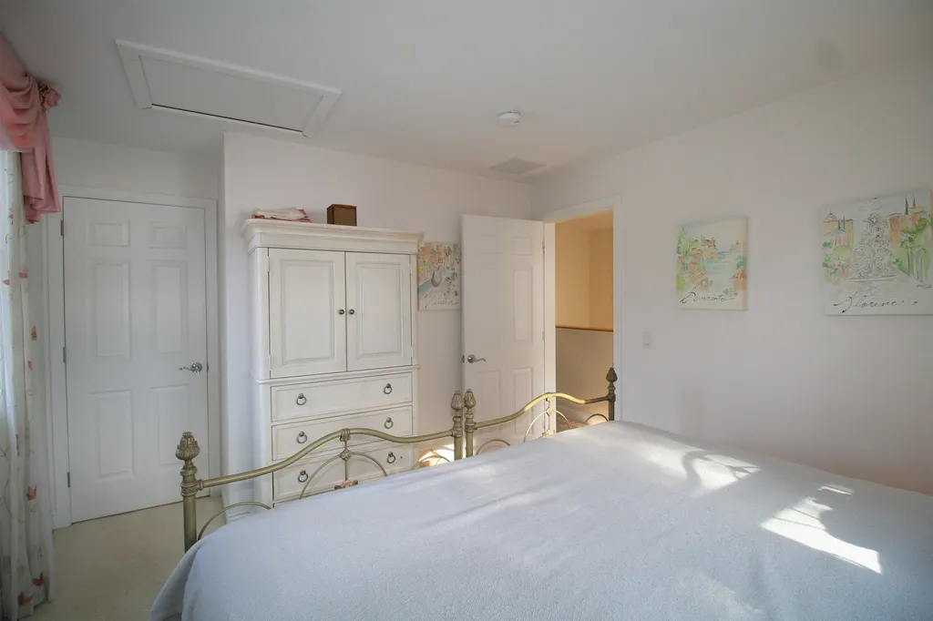 47 Otter Road Hartford VT 05059