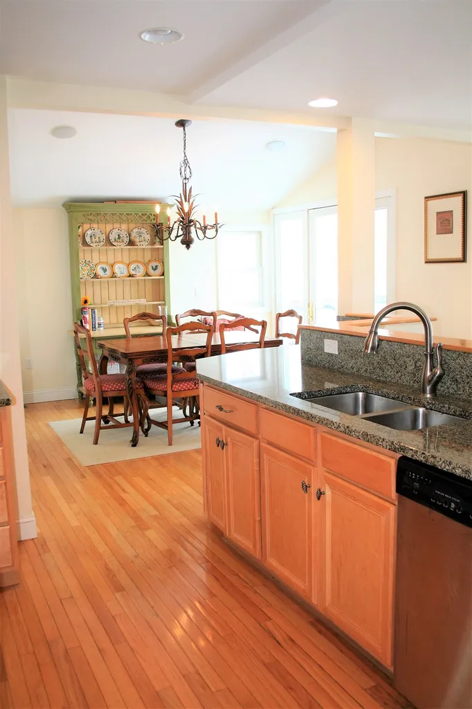 47 Otter Road Hartford VT 05059
