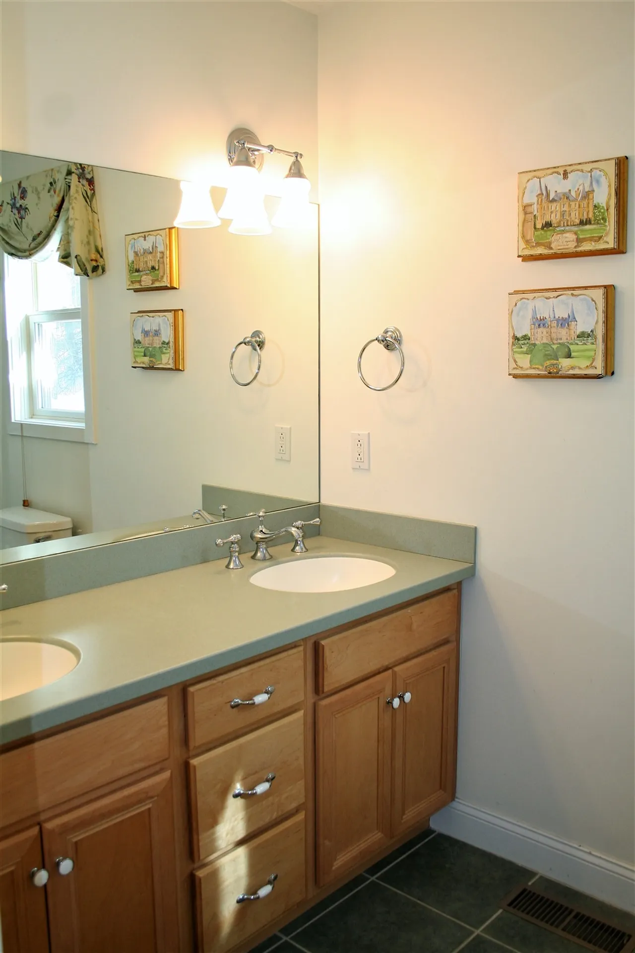 47 Otter Road Hartford VT 05059
