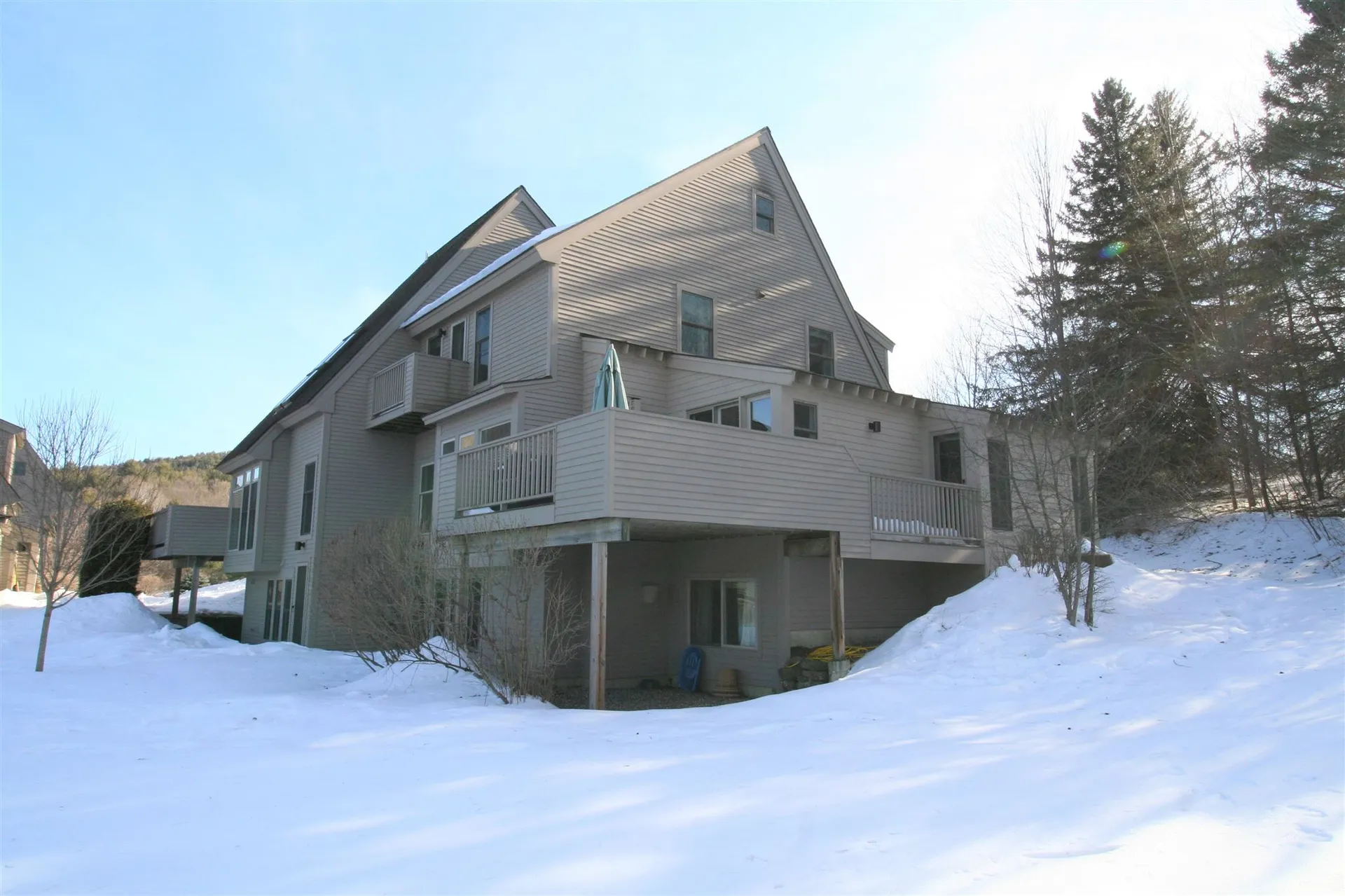 47 Otter Road Hartford VT 05059