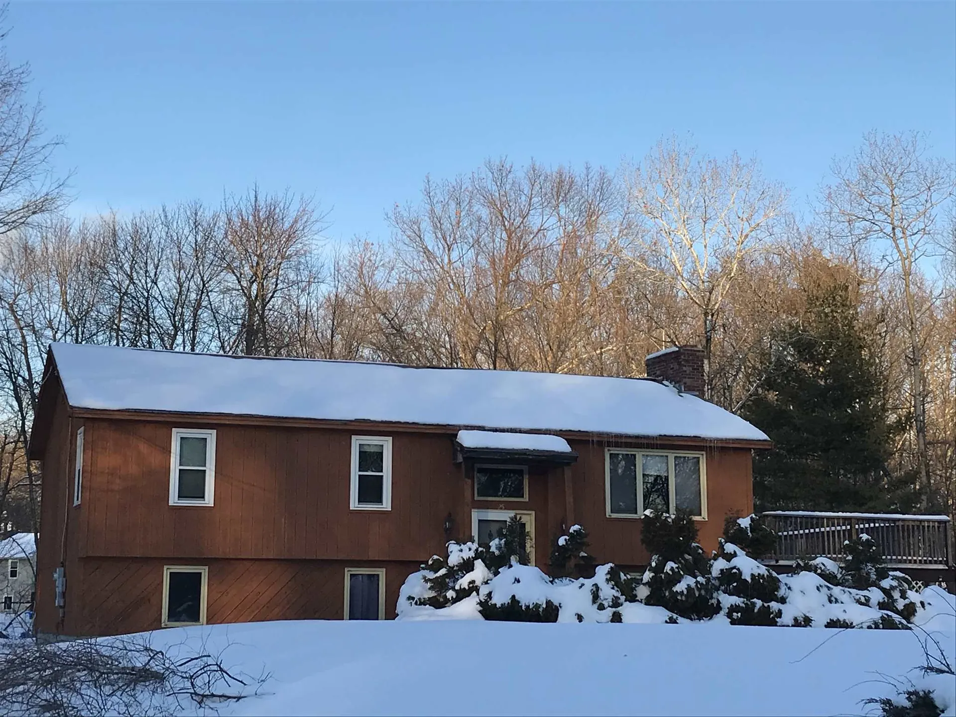 25 Emerald Drive Derry NH 03038