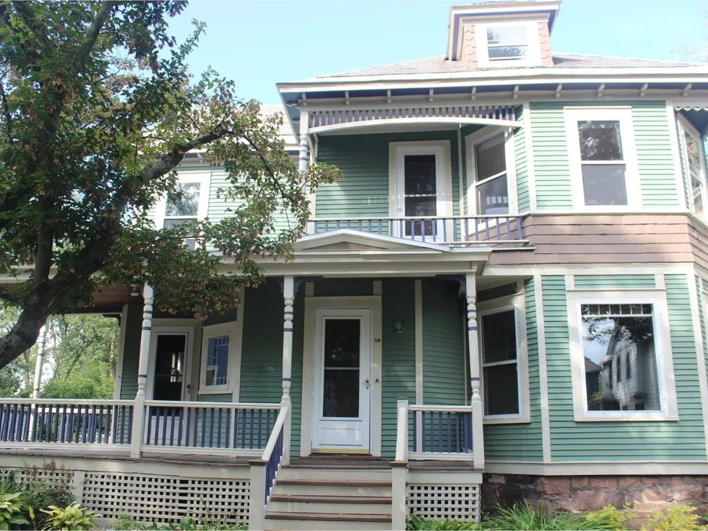 19 Booth Street Burlington VT 05401