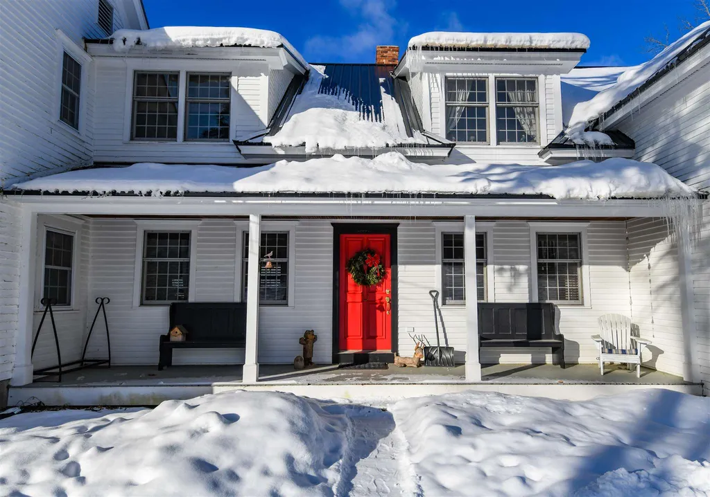 1077 Farr Hill Road Littleton NH 03561