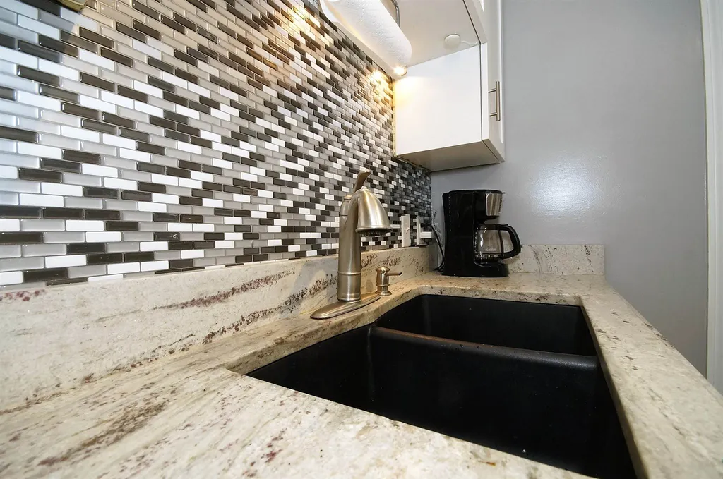 12 Vista Ridge Drive Londonderry NH 03053