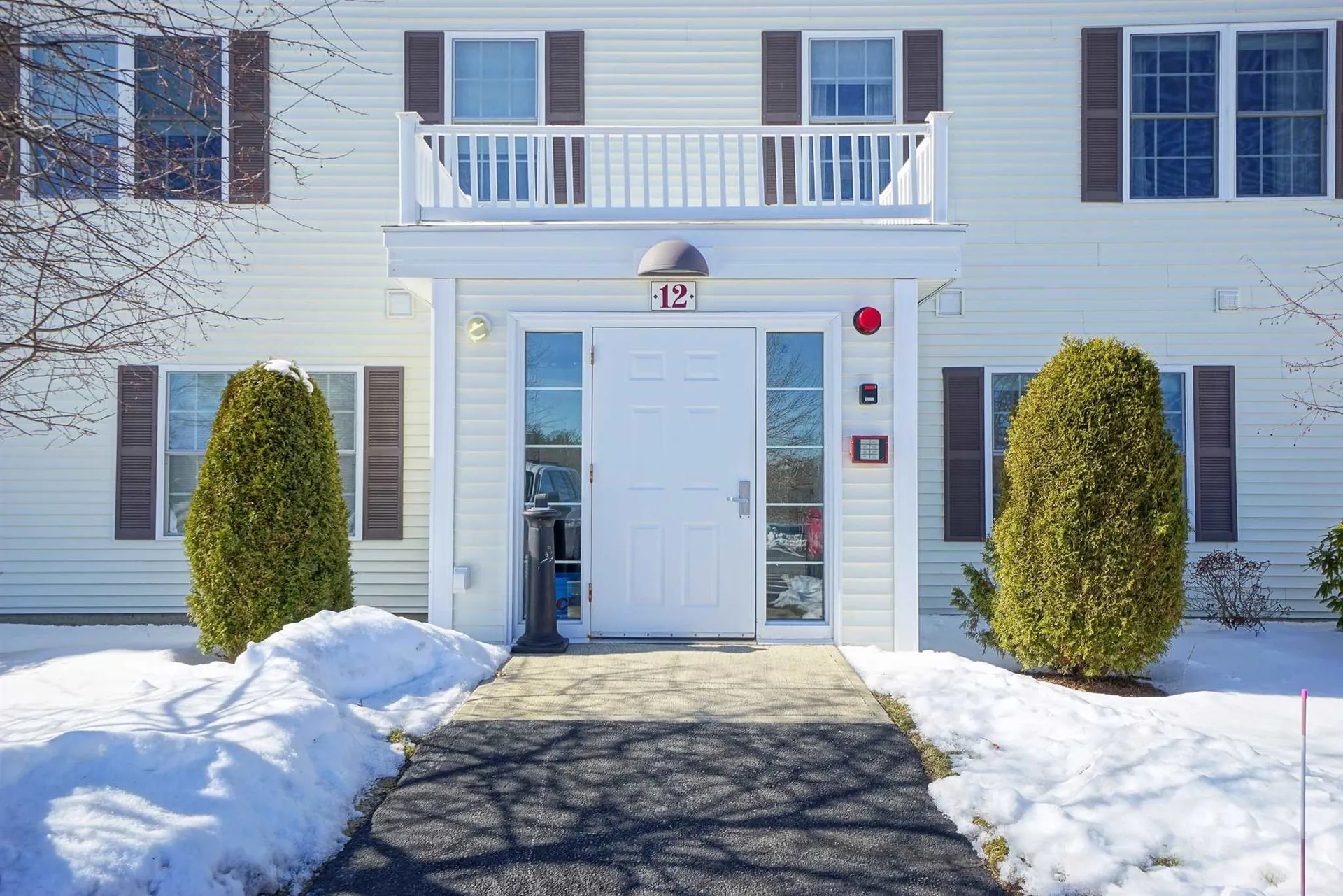 12 Vista Ridge Drive Londonderry NH 03053