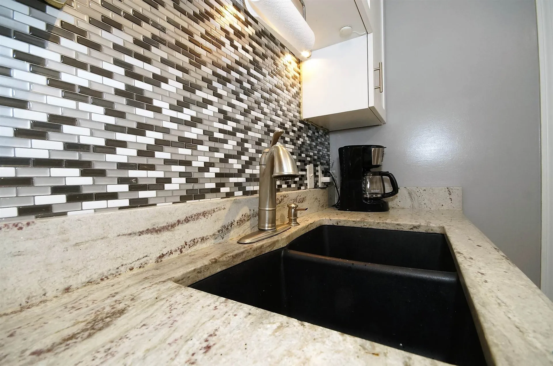 12 Vista Ridge Drive Londonderry NH 03053
