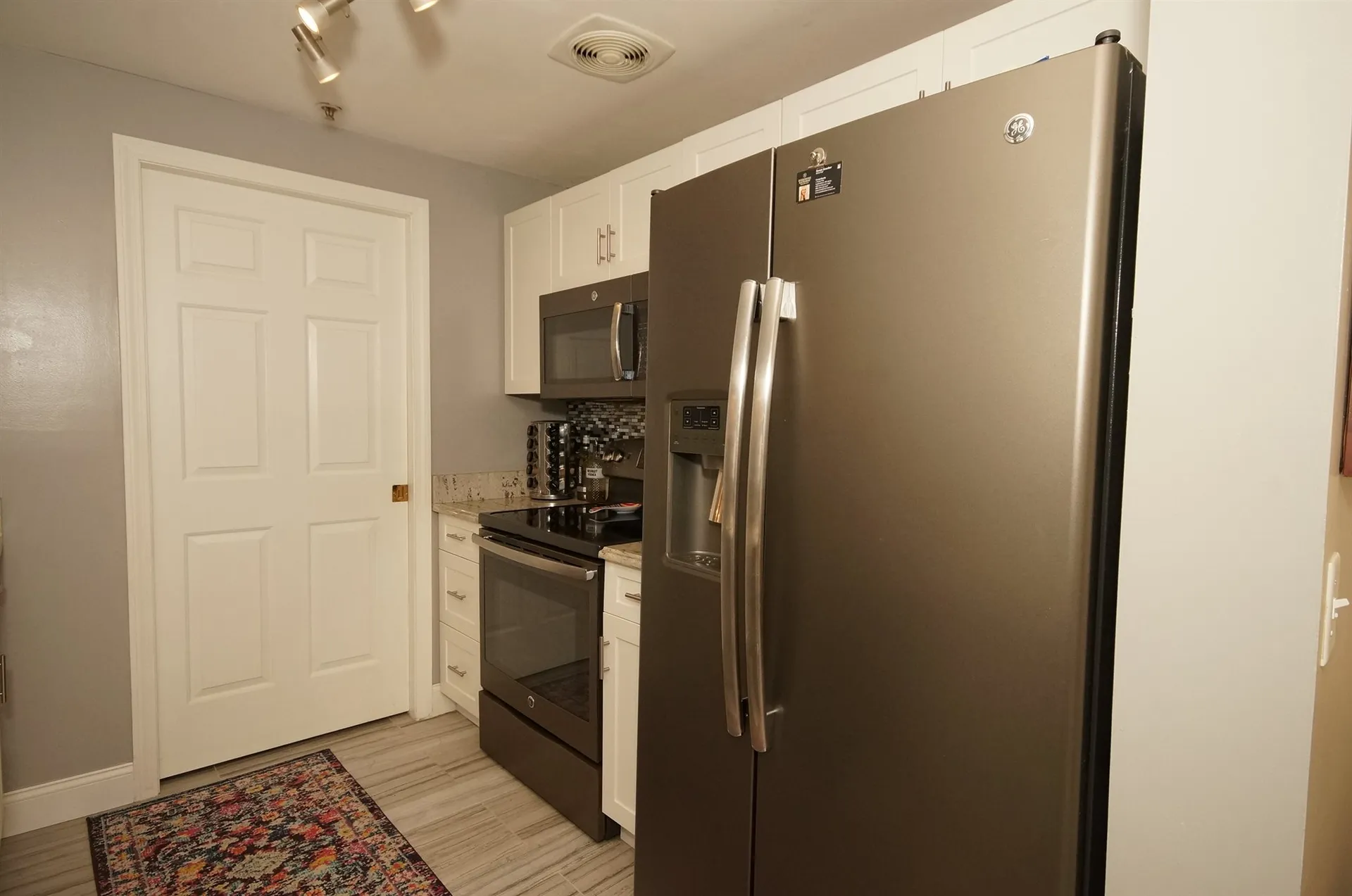 12 Vista Ridge Drive Londonderry NH 03053