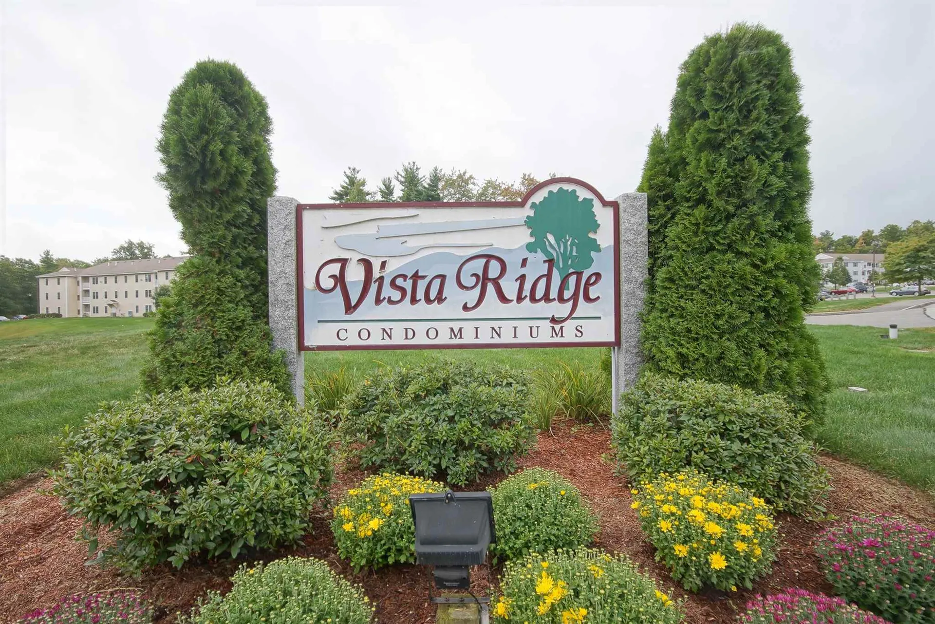 12 Vista Ridge Drive Londonderry NH 03053