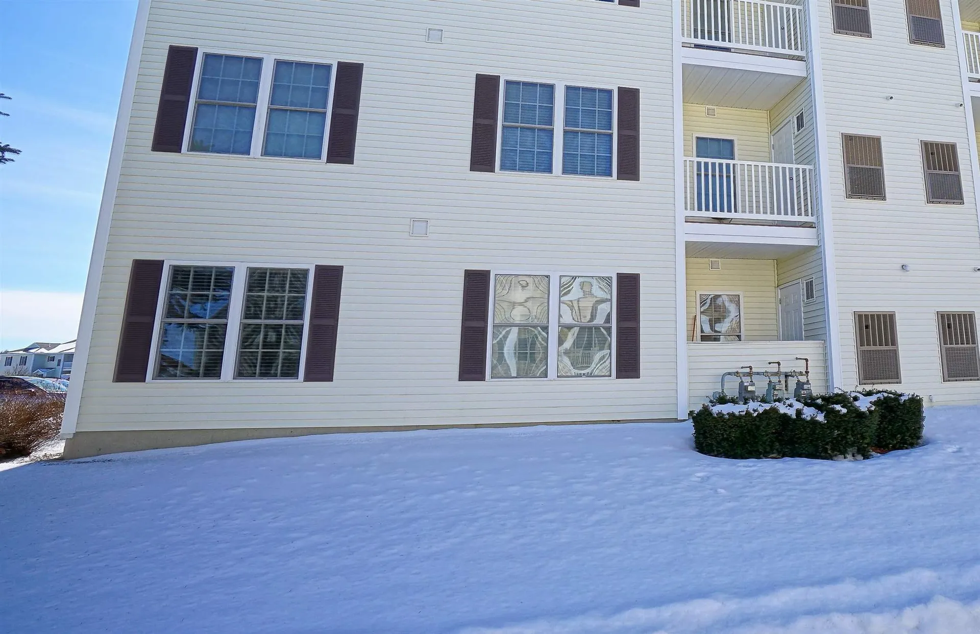 12 Vista Ridge Drive Londonderry NH 03053