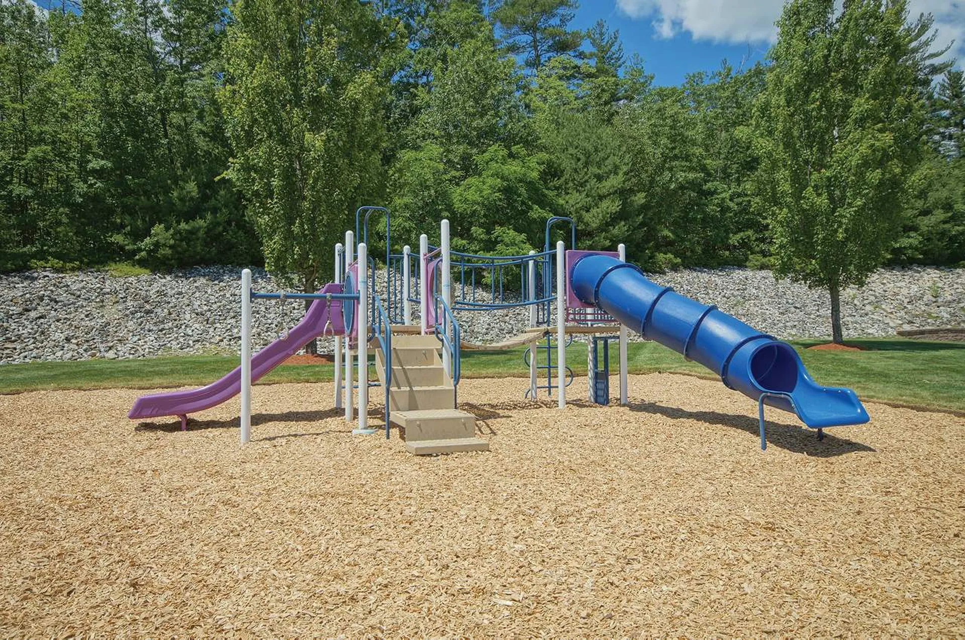 12 Vista Ridge Drive Londonderry NH 03053