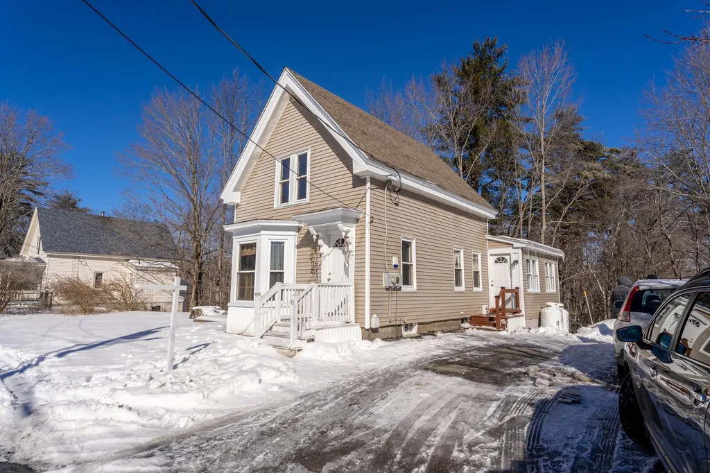13 Hickory Court Farmington NH 03835